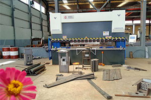 車間新上的設(shè)備已經(jīng)投入生產(chǎn)多時(shí)，我們能加工的產(chǎn)品越來越多，工廠的生產(chǎn)制造能力越來越強(qiáng)。